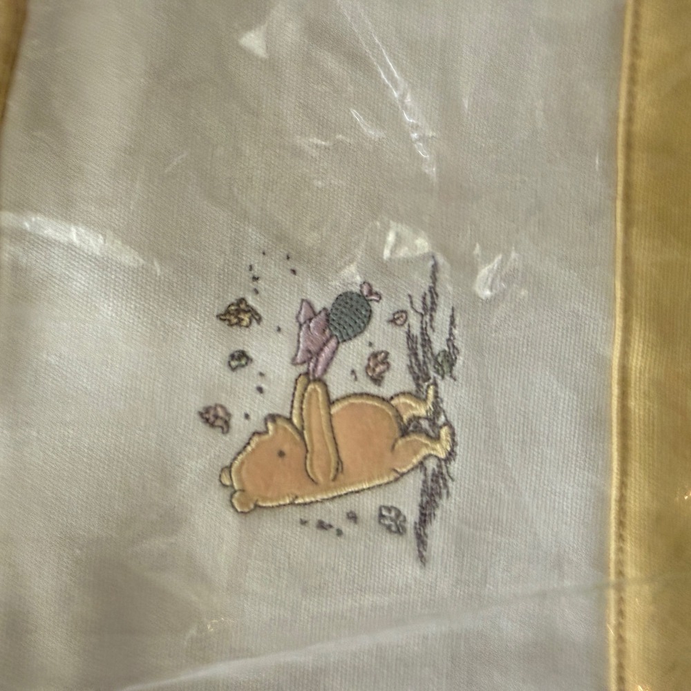 Classic Pooh 4 Piece Canvas Gift Set Tote Fleece Blanket Plush Toy Pacifier Clip - Picture 2 of 11